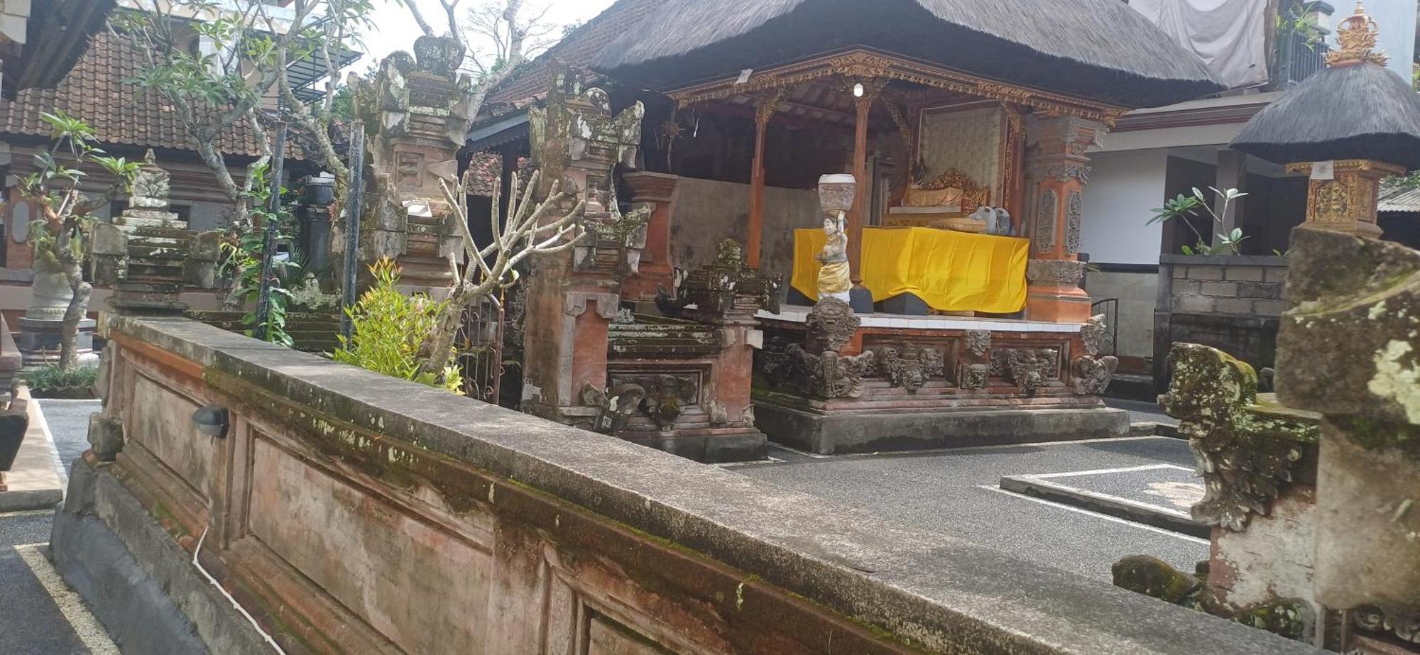 Nugraha Guesthouse 1 Ubud  Exterior photo